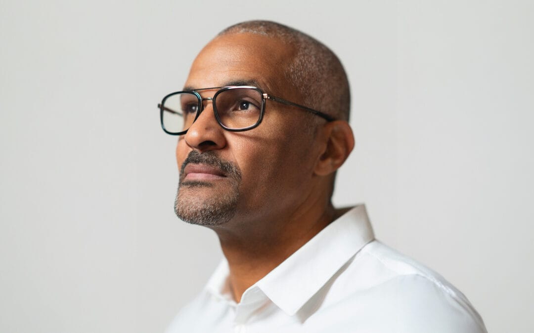 Portrait dirigeant entreprise Paris réalisé en studio mobile